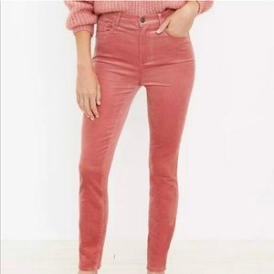 Loft high rise skinny corduroy jean pants. Size 31